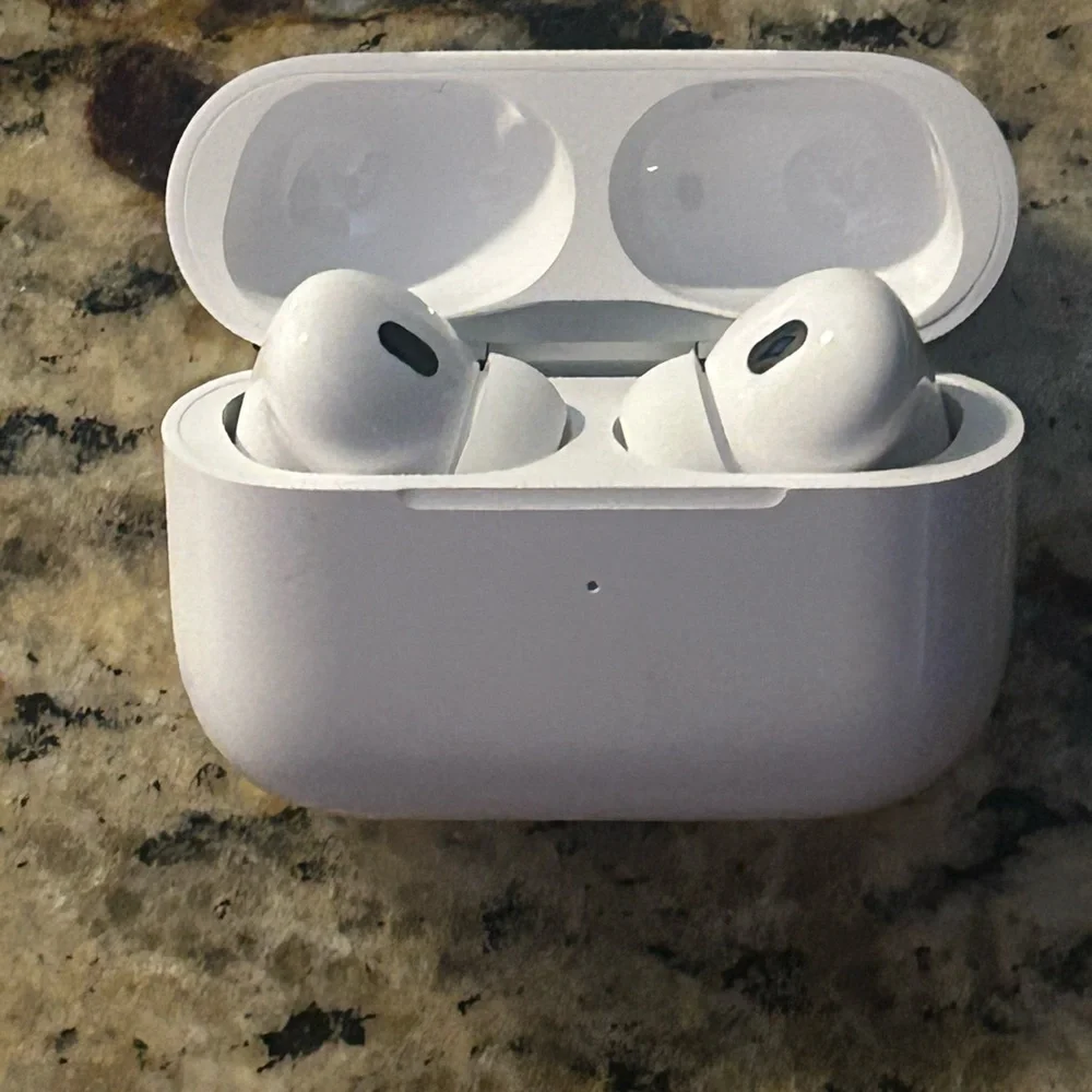 Apple White Wireless Earbuds with Case and Cable